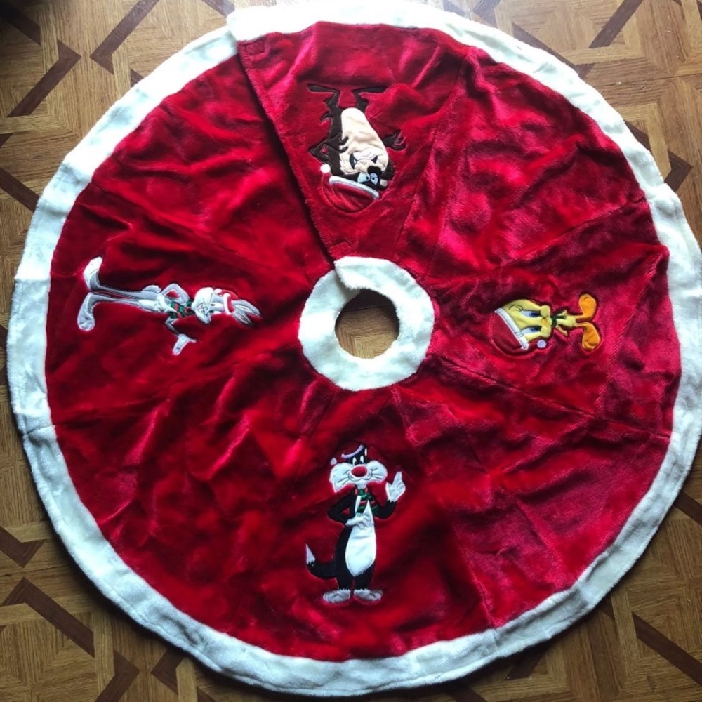 Looney Tunes Christmas Tree Skirt